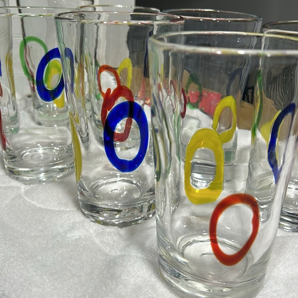Set of 4 - Circle designed Multicolored on Clear Glass Cups - Picture 5 of 8